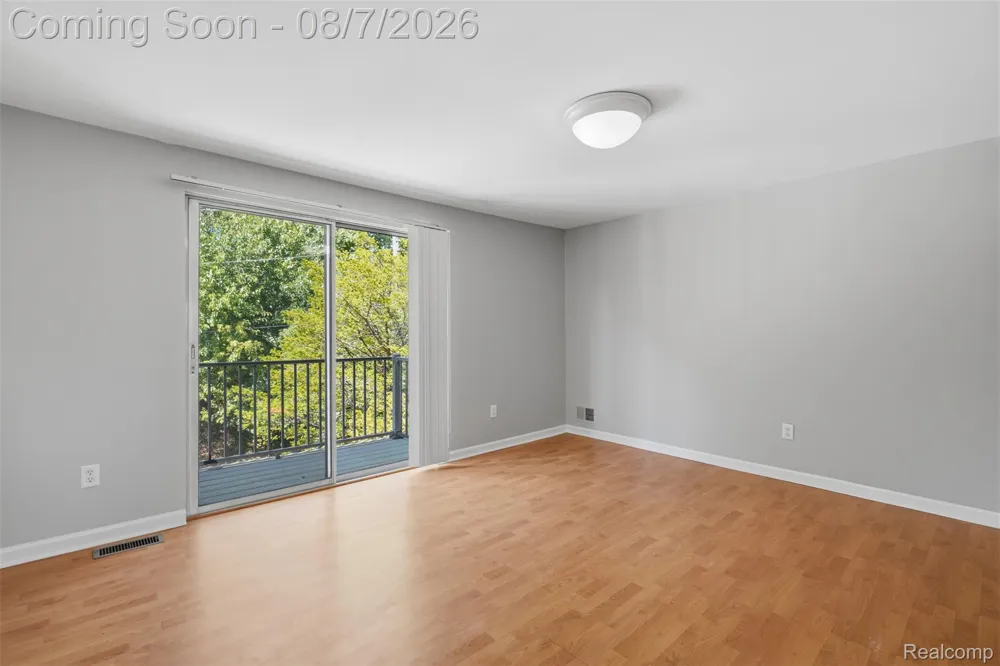 24752 Olde Orchard Street Novi City, MI 48375