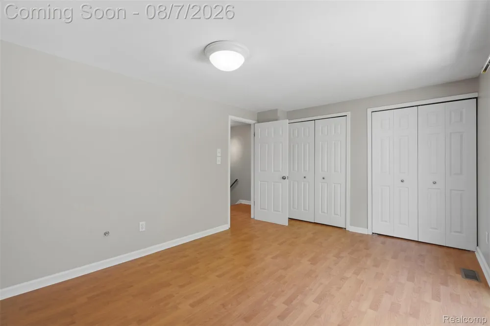 24752 Olde Orchard Street Novi City, MI 48375