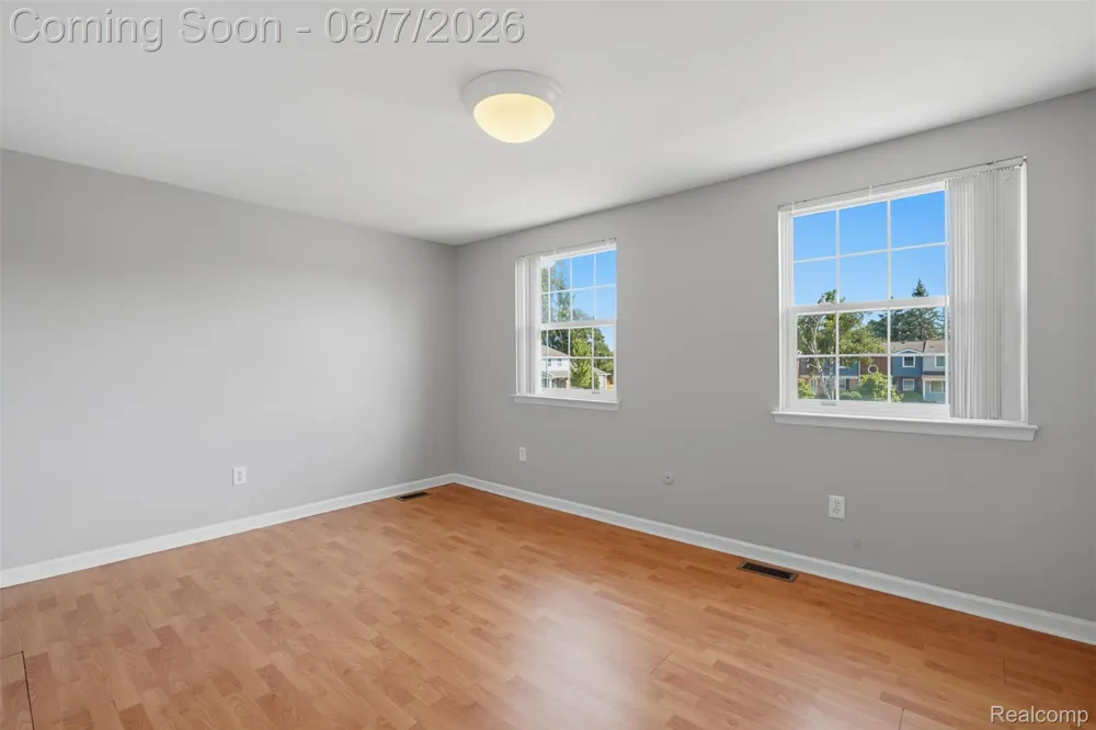 24752 Olde Orchard Street Novi City, MI 48375