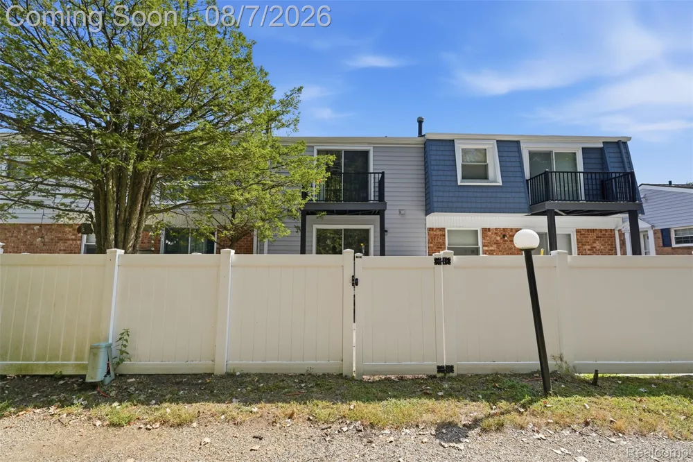 24752 Olde Orchard Street Novi City, MI 48375