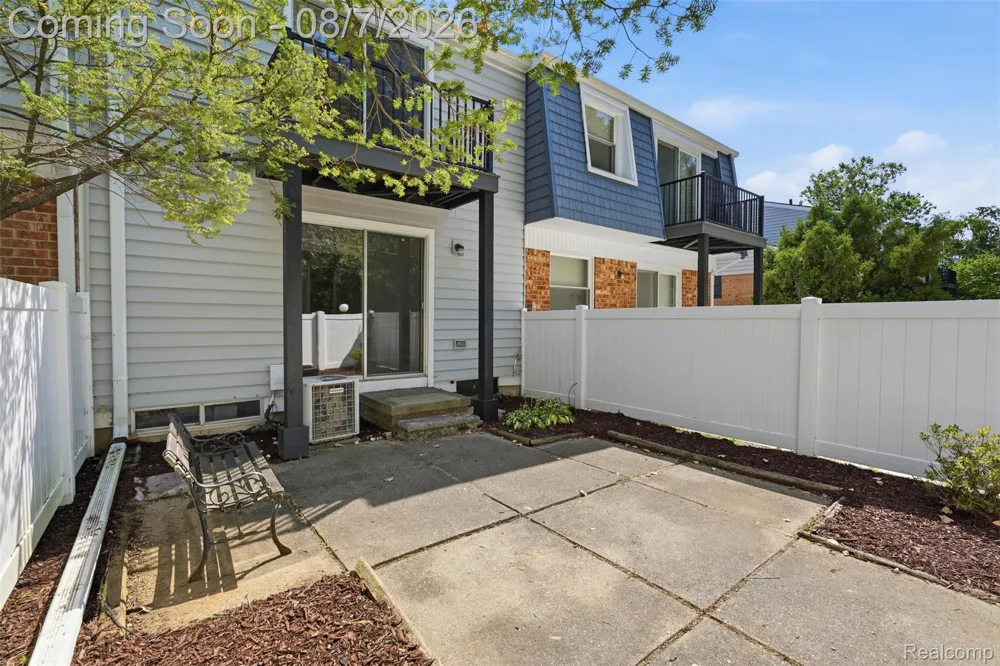 24752 Olde Orchard Street Novi City, MI 48375