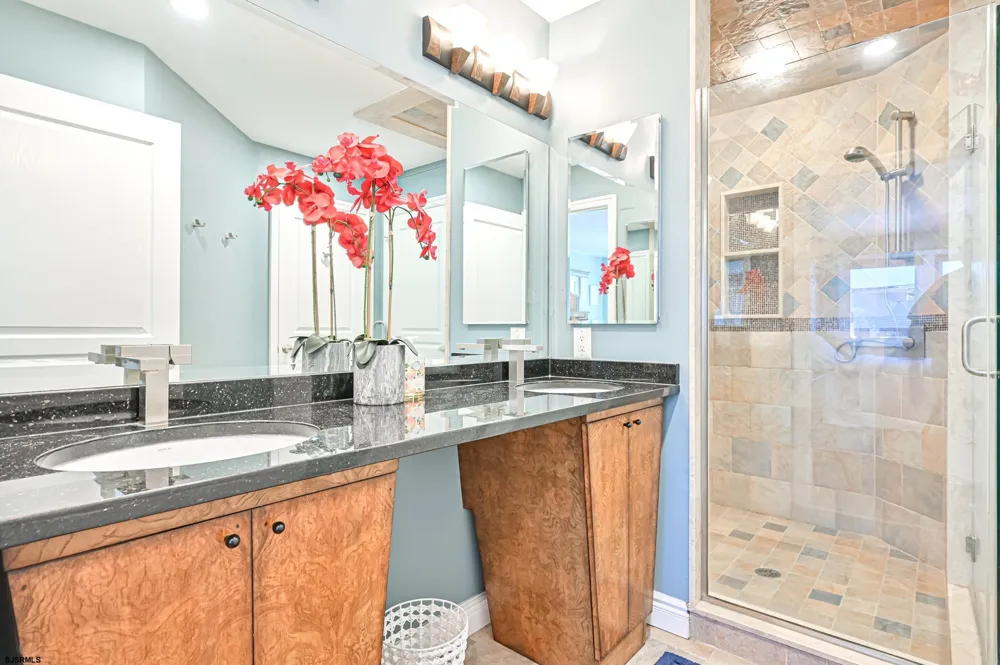 25 S 31st Ave Longport, NJ 08403