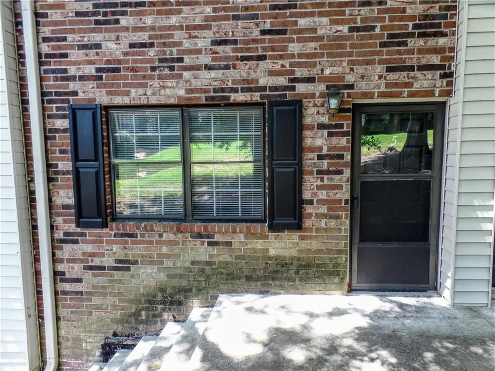1235 Riverside Drive #F-5 Gainesville, GA 30501