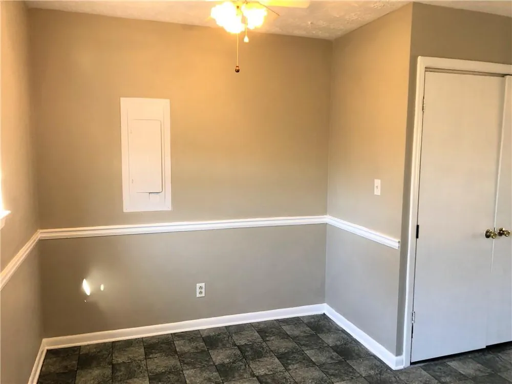1235 Riverside Drive #F-5 Gainesville, GA 30501