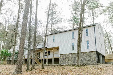 1 Woodbridge Way