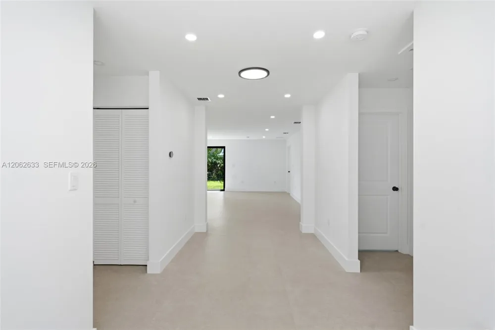 6421 SW 59th Ave South Miami, FL 33143