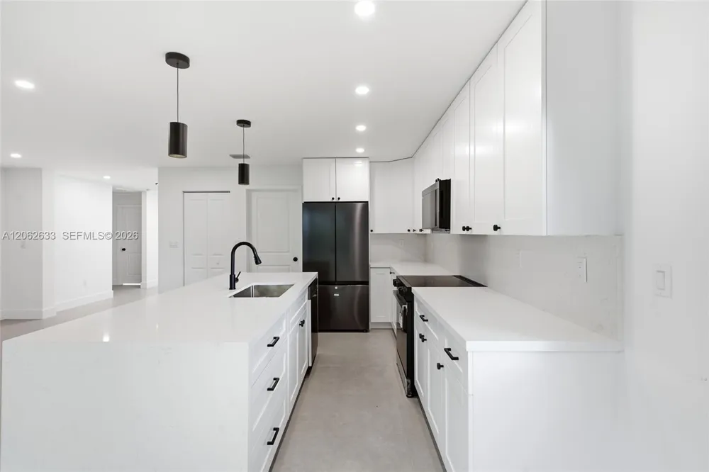 6421 SW 59th Ave South Miami, FL 33143