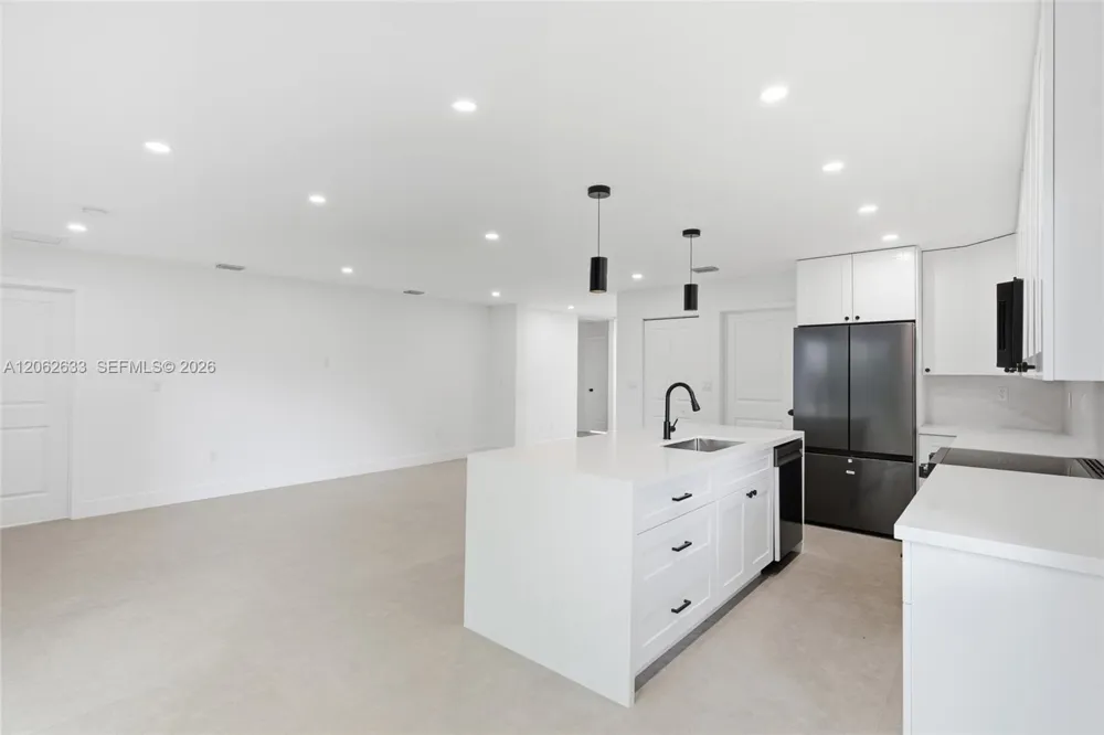 6421 SW 59th Ave South Miami, FL 33143