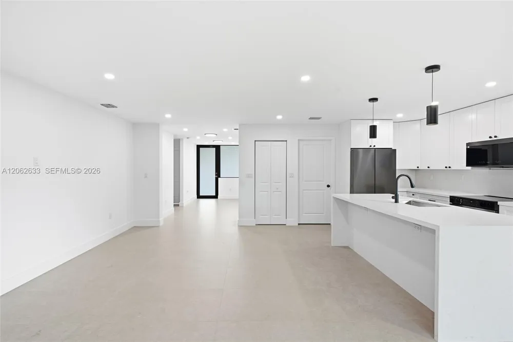 6421 SW 59th Ave South Miami, FL 33143