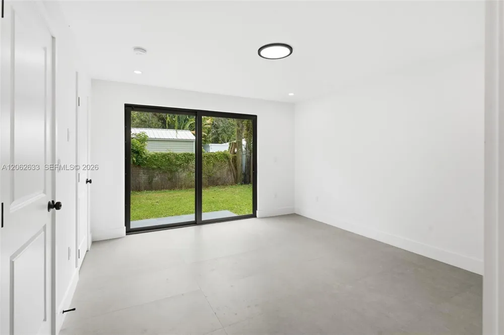 6421 SW 59th Ave South Miami, FL 33143