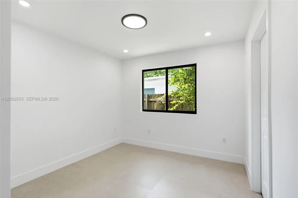 6421 SW 59th Ave South Miami, FL 33143