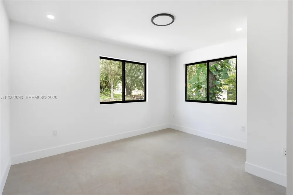 6421 SW 59th Ave South Miami, FL 33143