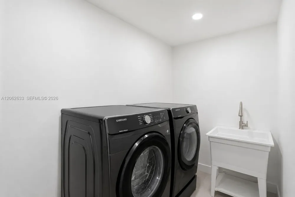 6421 SW 59th Ave South Miami, FL 33143