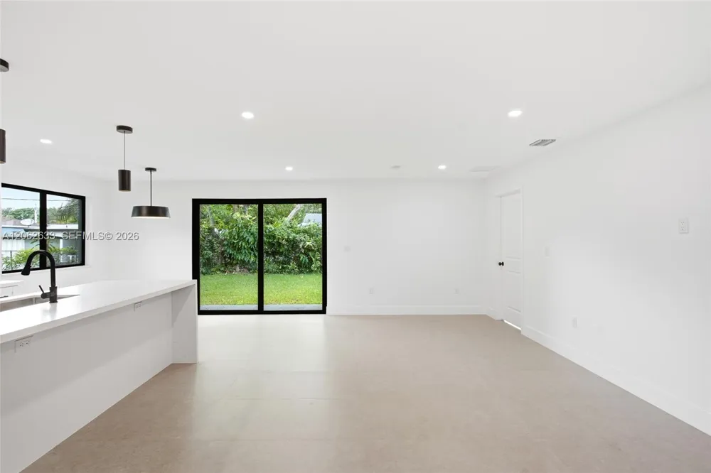 6421 SW 59th Ave South Miami, FL 33143