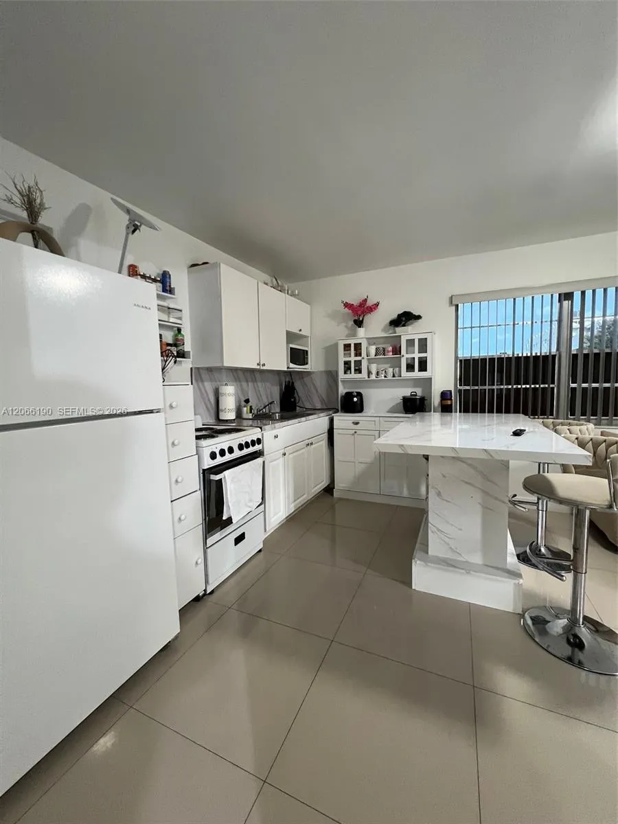467 E 13th St #467B Hialeah, FL 33010