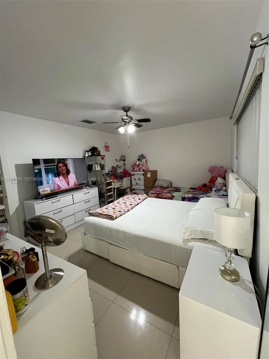 467 E 13th St #467B Hialeah, FL 33010