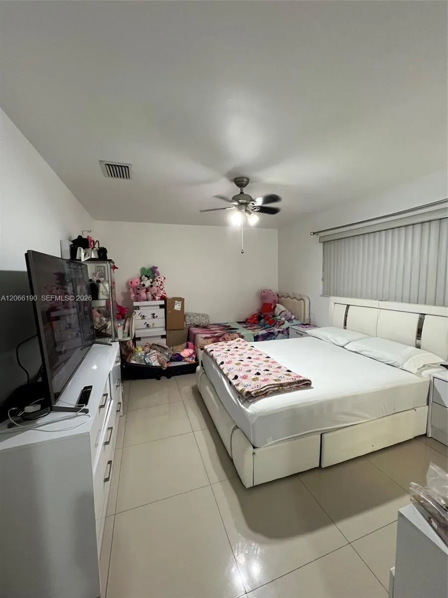 467 E 13th St #467B Hialeah, FL 33010