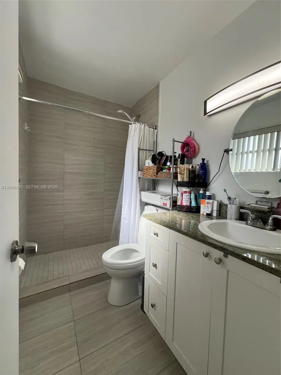 467 E 13th St #467B Hialeah, FL 33010