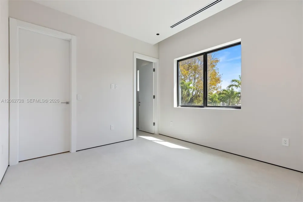 1748 SW 21st Ter #right Miami, FL 33145