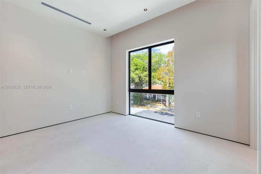 1748 SW 21st Ter #right Miami, FL 33145