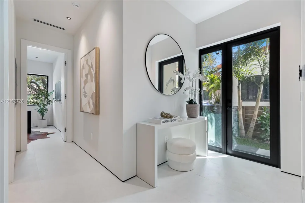 1748 SW 21st Ter #right Miami, FL 33145