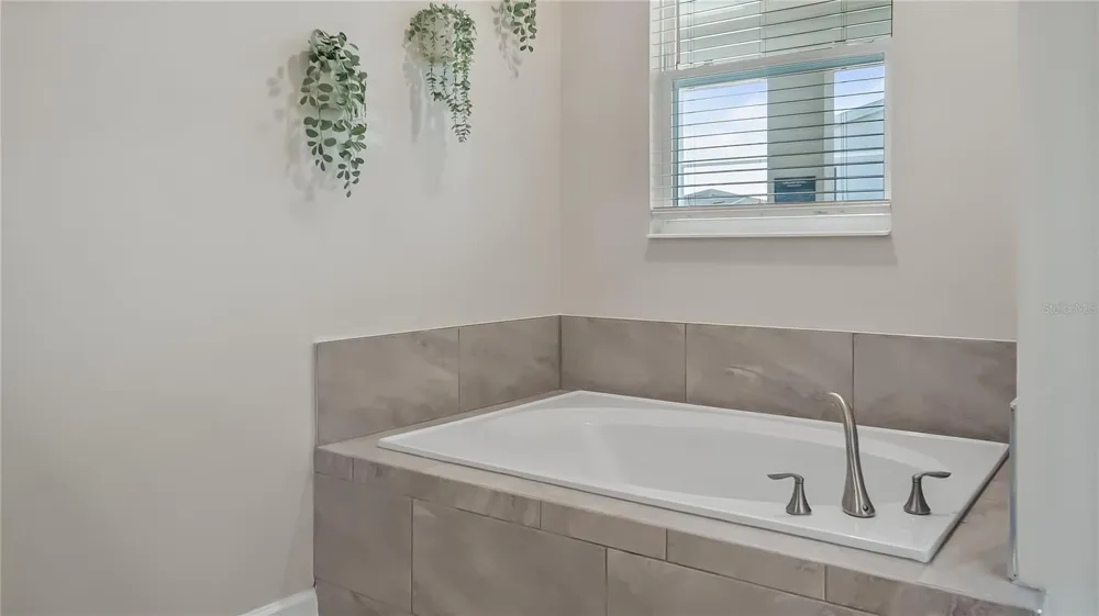1193 CHALLENGE DRIVE Davenport, FL 33896