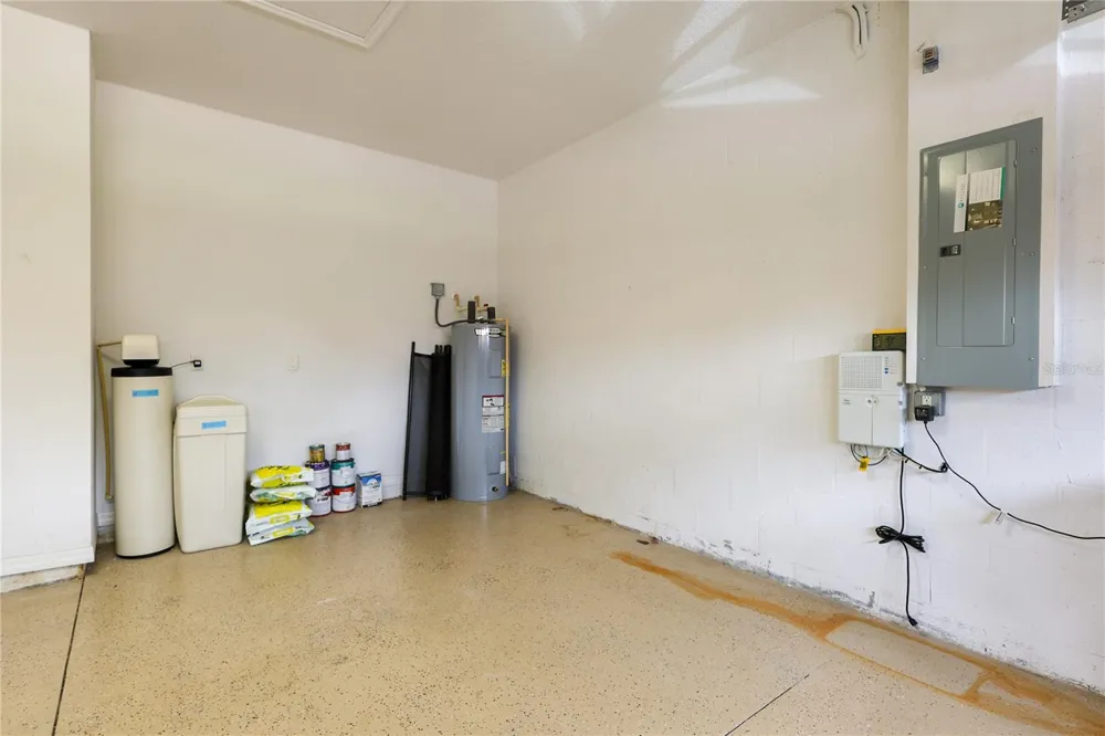 18014 JAVA ISLE DRIVE Tampa, FL 33647