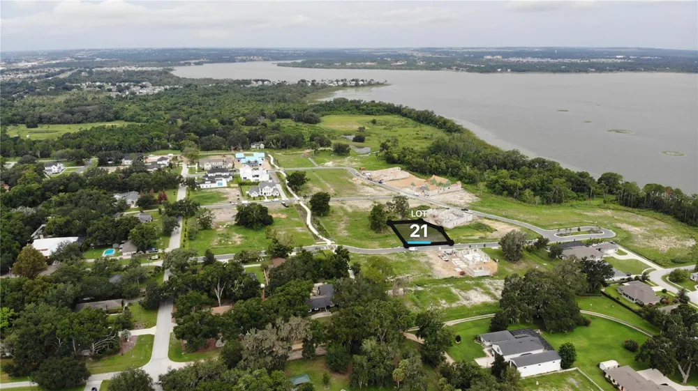 523 WALKER STREET Oakland, FL 34787