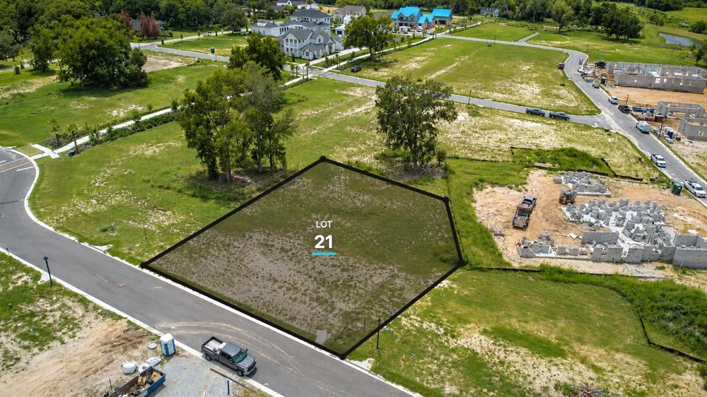 523 WALKER STREET Oakland, FL 34787