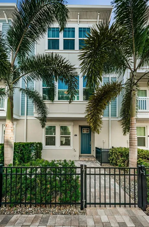 815 BURLINGTON AVENUE