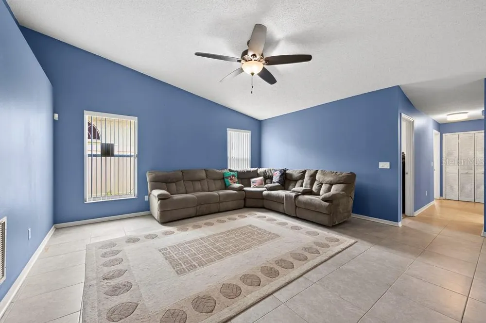 4609 OAK RIVER CIRCLE Valrico, FL 33596