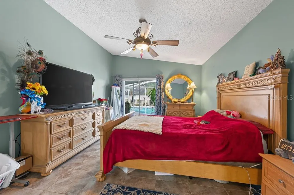 4609 OAK RIVER CIRCLE Valrico, FL 33596
