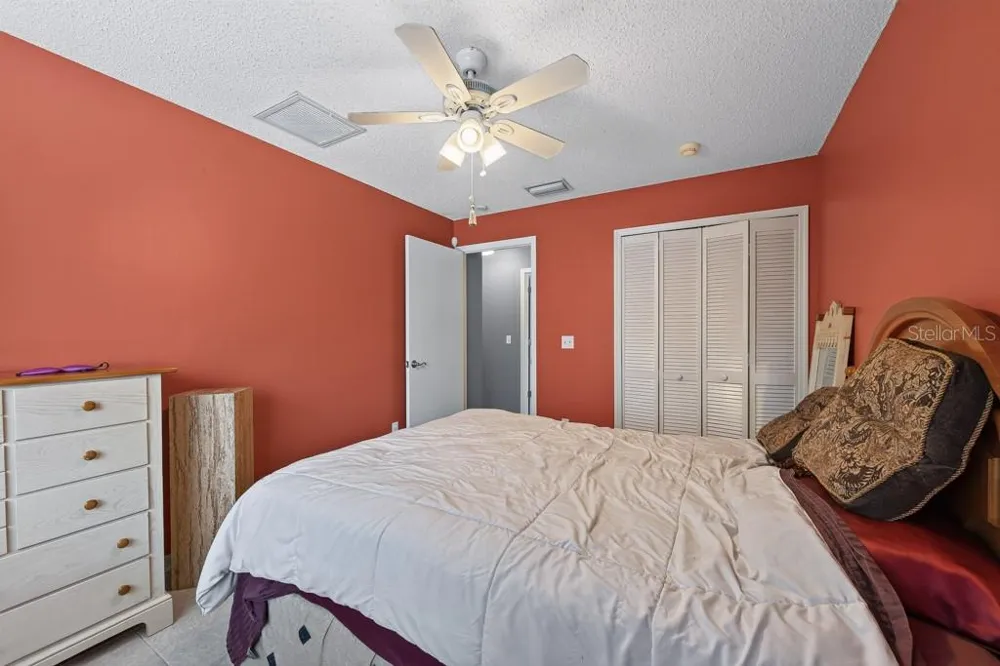4609 OAK RIVER CIRCLE Valrico, FL 33596