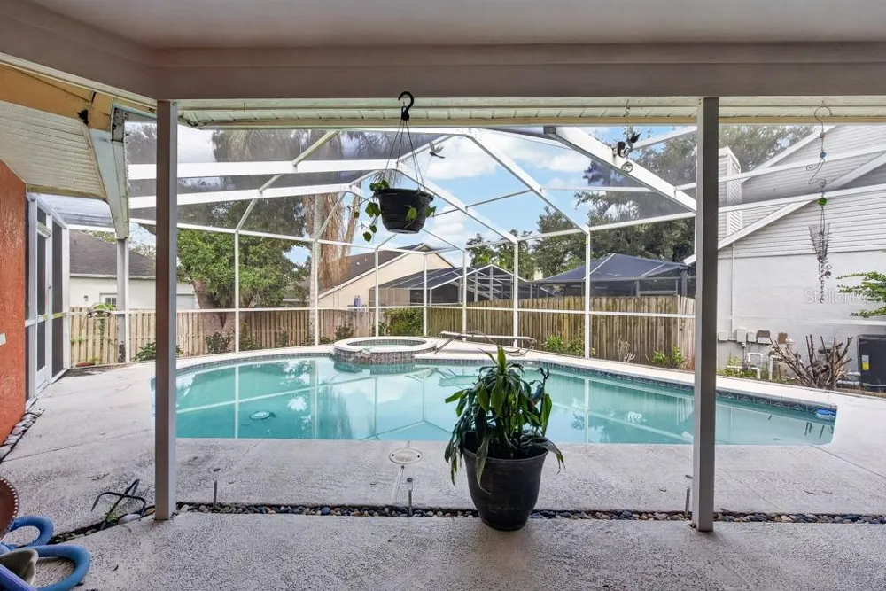 4609 OAK RIVER CIRCLE Valrico, FL 33596
