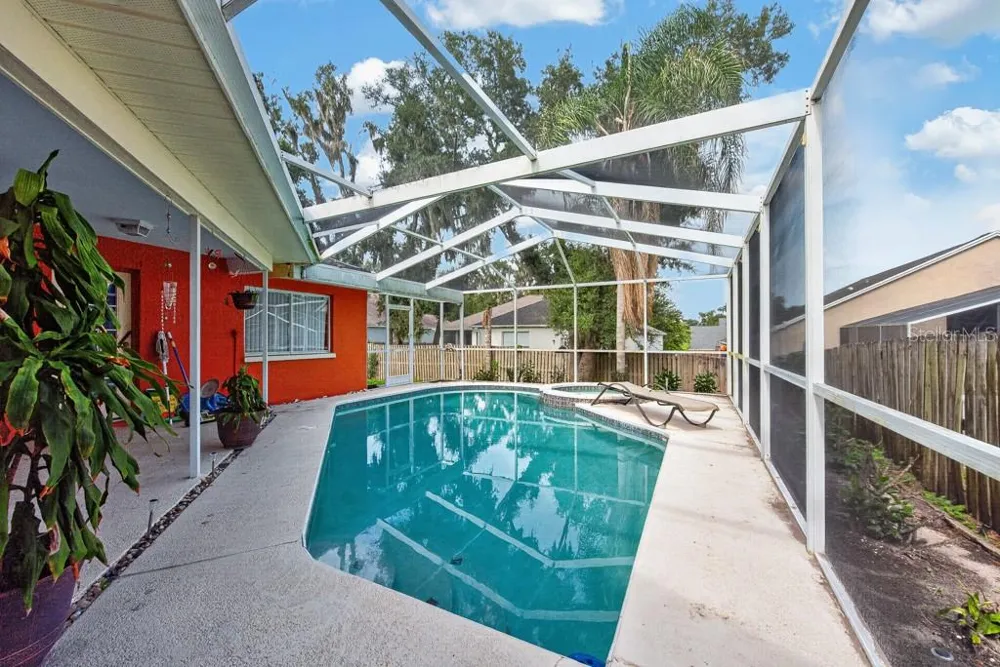 4609 OAK RIVER CIRCLE Valrico, FL 33596