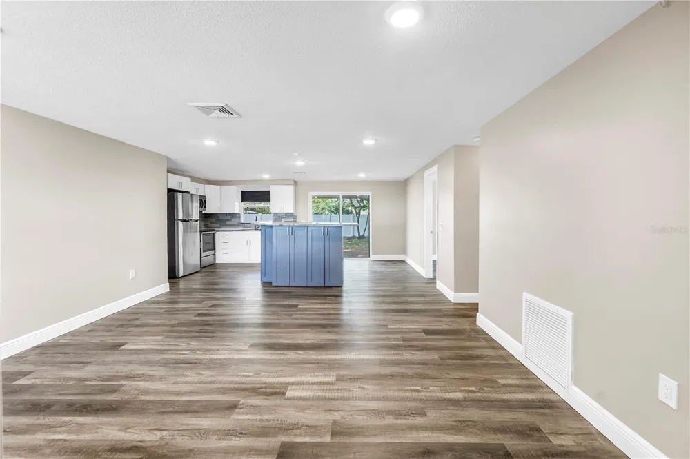 518 62ND AVENUE NE St Petersburg, FL 33702