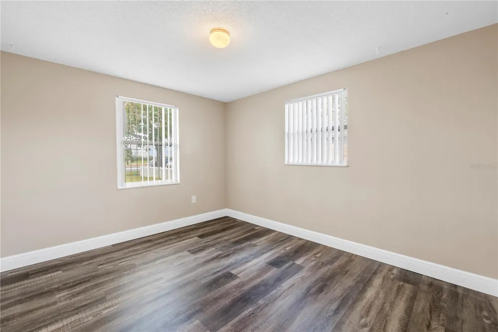 518 62ND AVENUE NE St Petersburg, FL 33702