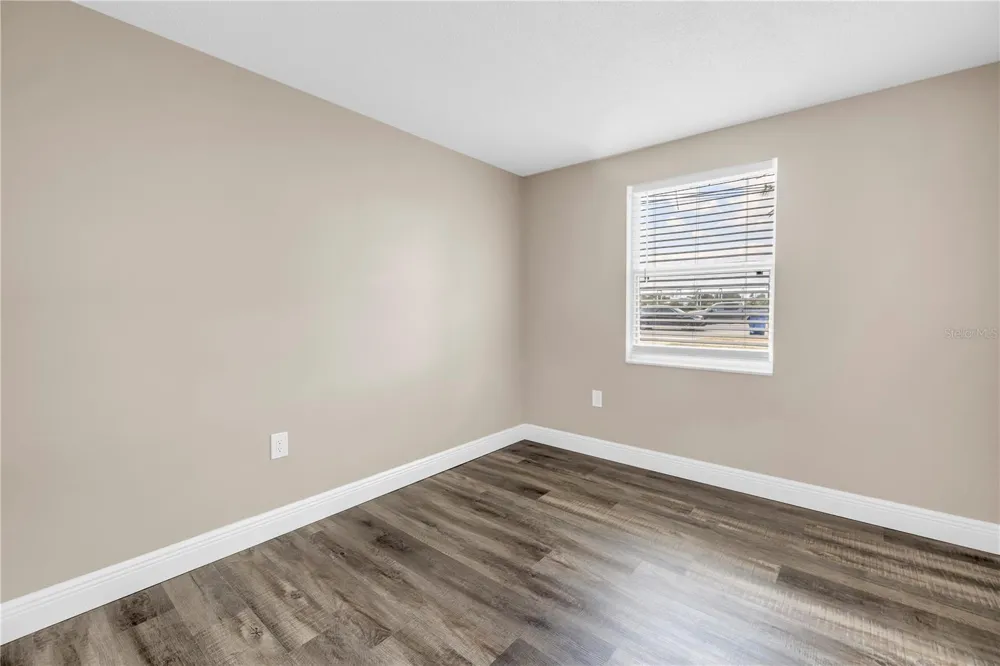 518 62ND AVENUE NE St Petersburg, FL 33702