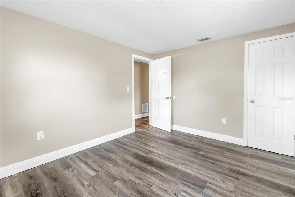 518 62ND AVENUE NE St Petersburg, FL 33702