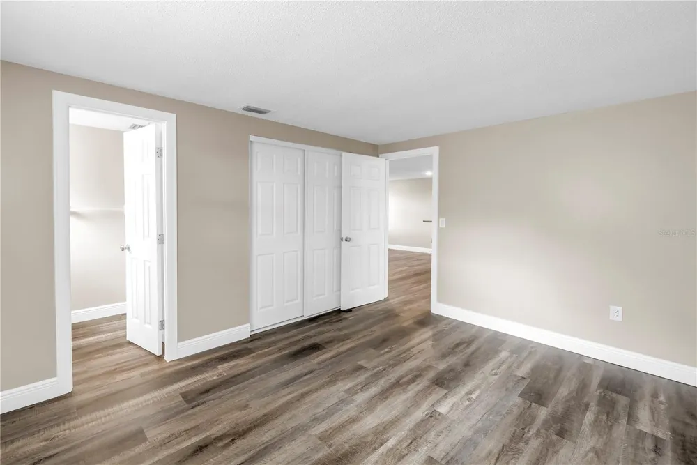 518 62ND AVENUE NE St Petersburg, FL 33702