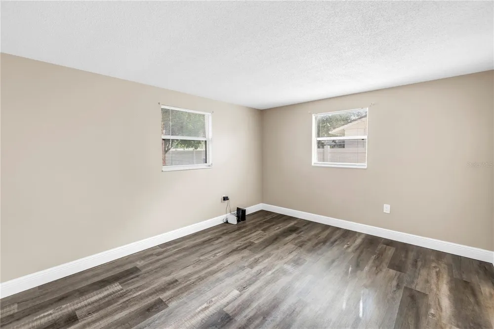 518 62ND AVENUE NE St Petersburg, FL 33702