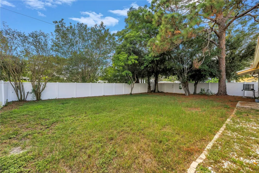518 62ND AVENUE NE St Petersburg, FL 33702