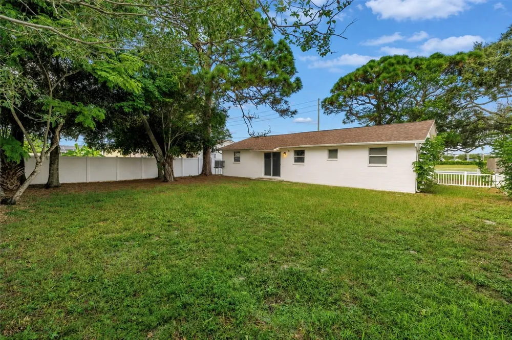 518 62ND AVENUE NE St Petersburg, FL 33702
