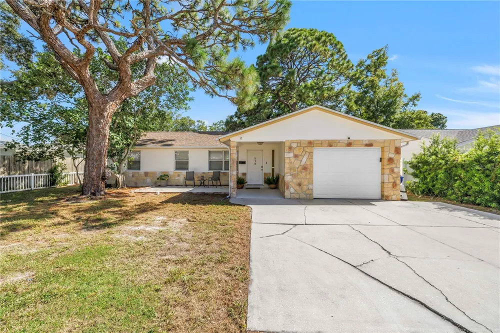 518 62ND AVENUE NE St Petersburg, FL 33702