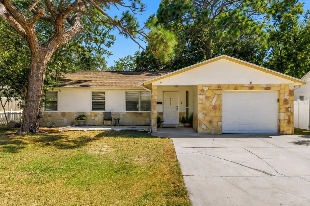 518 62ND AVENUE NE St Petersburg, FL 33702