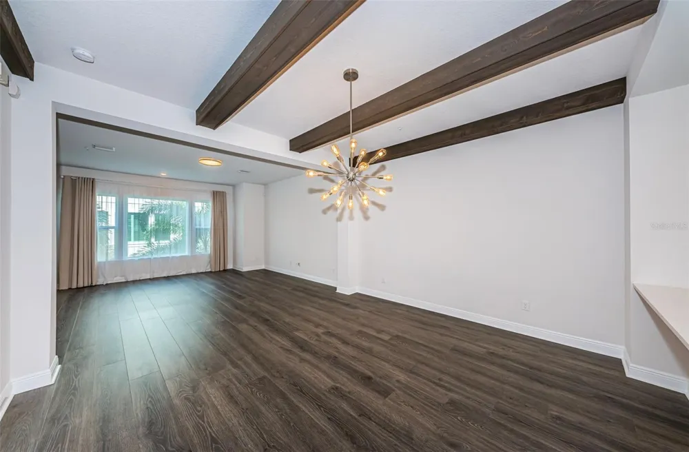 815 BURLINGTON AVENUE St Petersburg, FL 33701