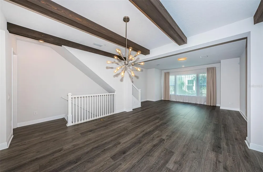 815 BURLINGTON AVENUE St Petersburg, FL 33701
