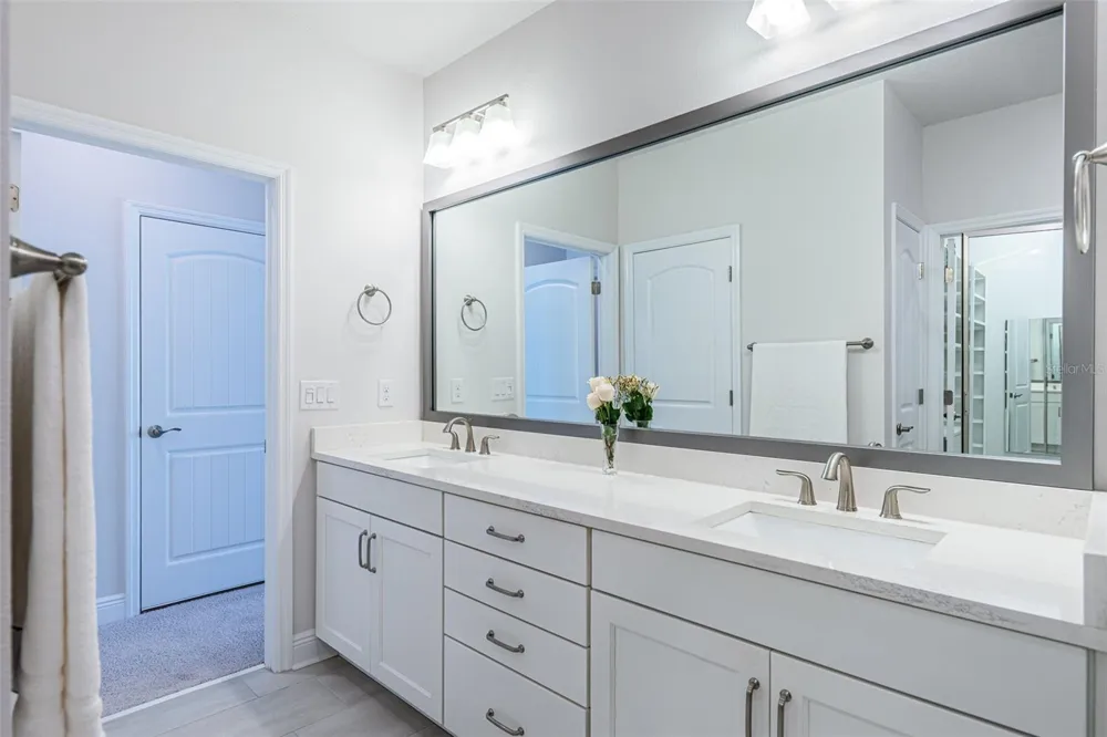 815 BURLINGTON AVENUE St Petersburg, FL 33701