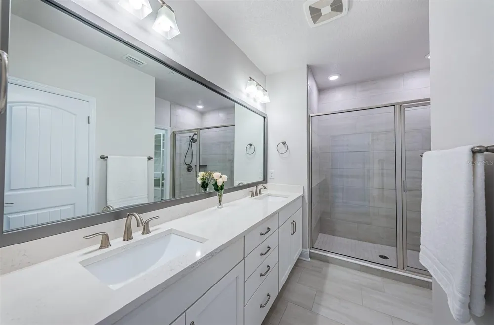 815 BURLINGTON AVENUE St Petersburg, FL 33701