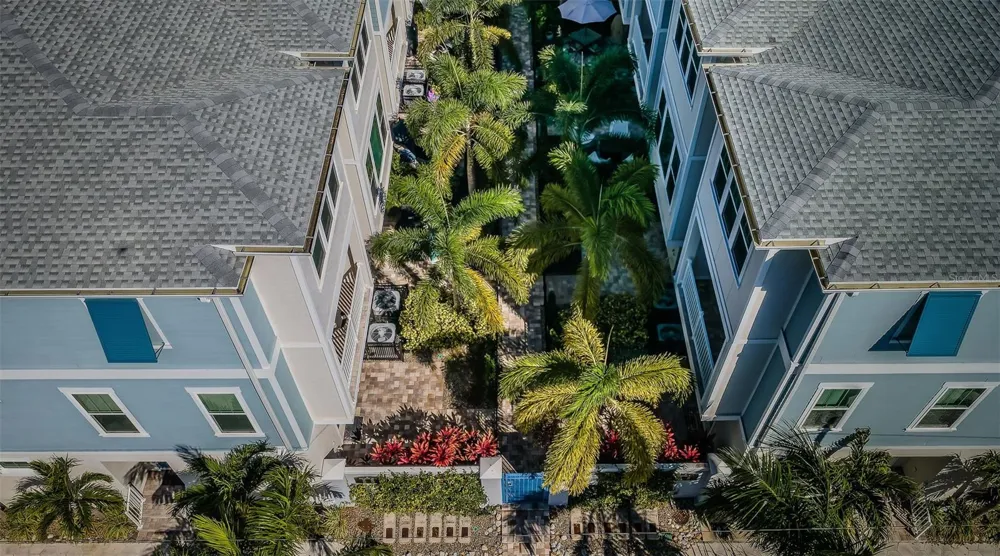 815 BURLINGTON AVENUE St Petersburg, FL 33701